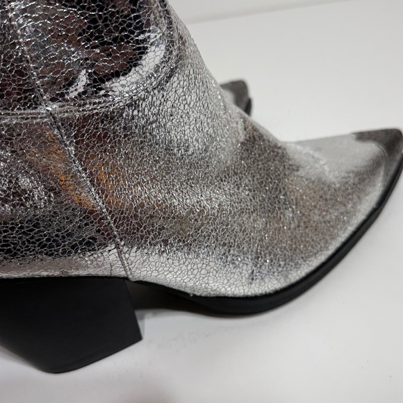 Forever 21 Silver Metallic Distressed Women's Ankle Boots - Picture 14 of 17